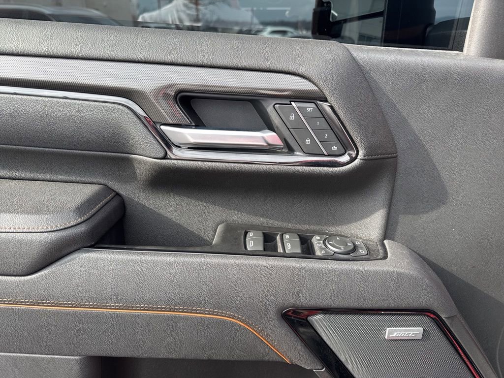 Used 2025 GMC Sierra 2500 AT4 w/ AT4 Premium Plus Package image 11