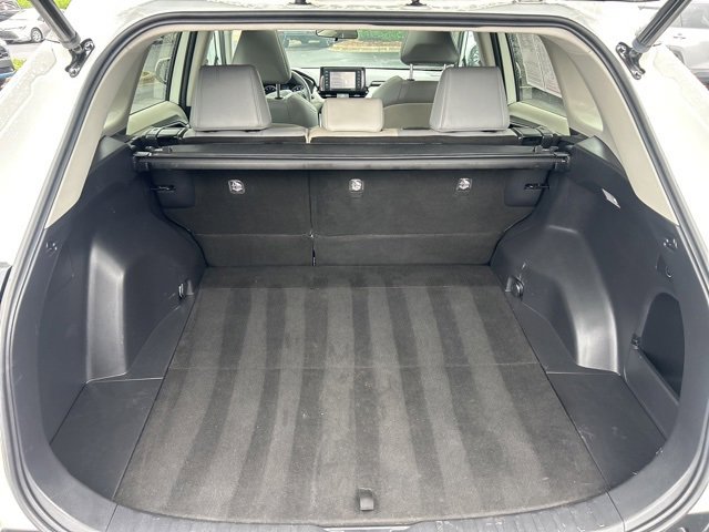 Used 2021 Toyota RAV4 XLE Premium image 8