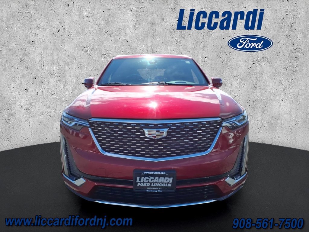 Used 2023 Cadillac XT6 Premium Luxury w/ Technology Package AWD/4WD image 2