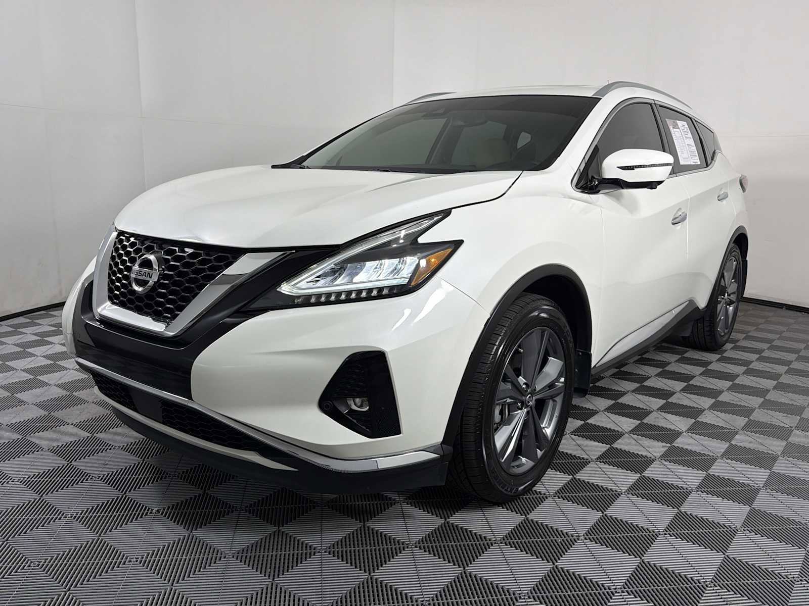 Used 2019 Nissan Murano Platinum image 3
