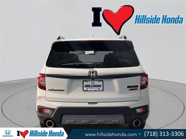 Certified 2022 Honda Passport TrailSport image 2