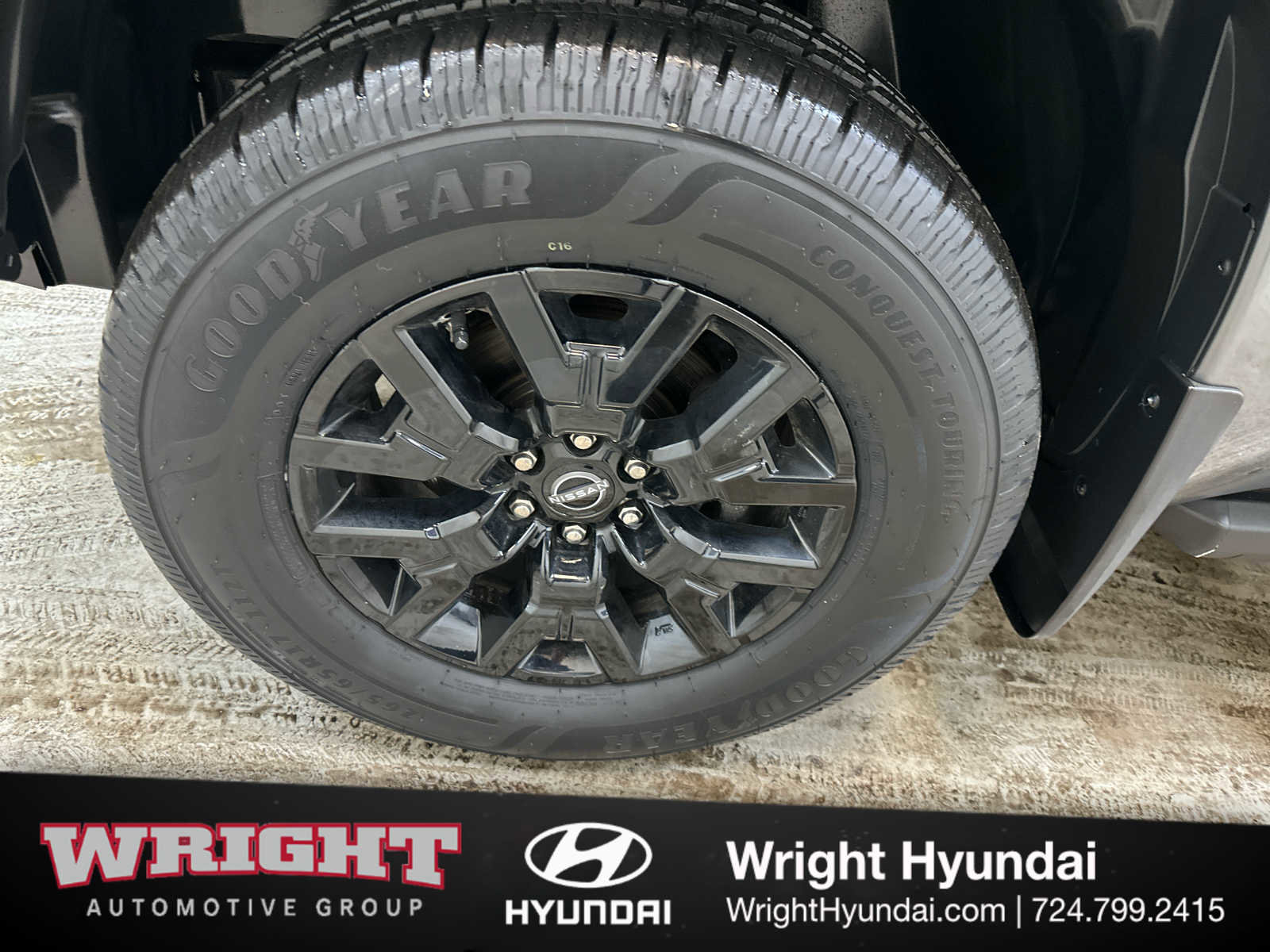 Used 2023 Nissan Frontier SV w/ Midnight Edition Package image 8