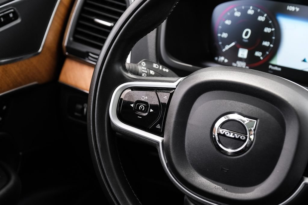 Used 2021 Volvo XC90 T6 Momentum w/ Climate Package AWD/4WD image 16