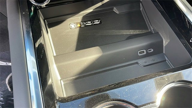 New 2026 Chevrolet Suburban RST image 16