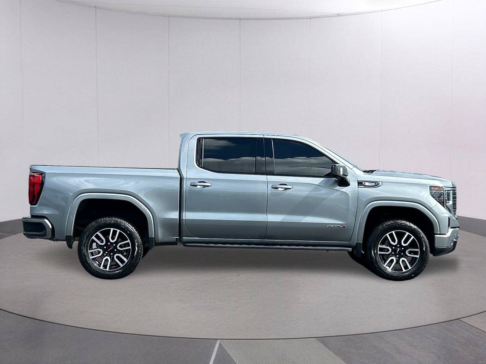 Certified 2025 GMC Sierra 1500 AT4 w/ AT4 Premium Package AWD/4WD image 8