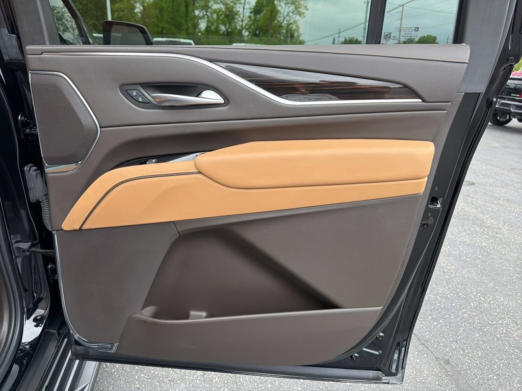 Used 2024 Cadillac Escalade ESV Sport AWD/4WD image 34