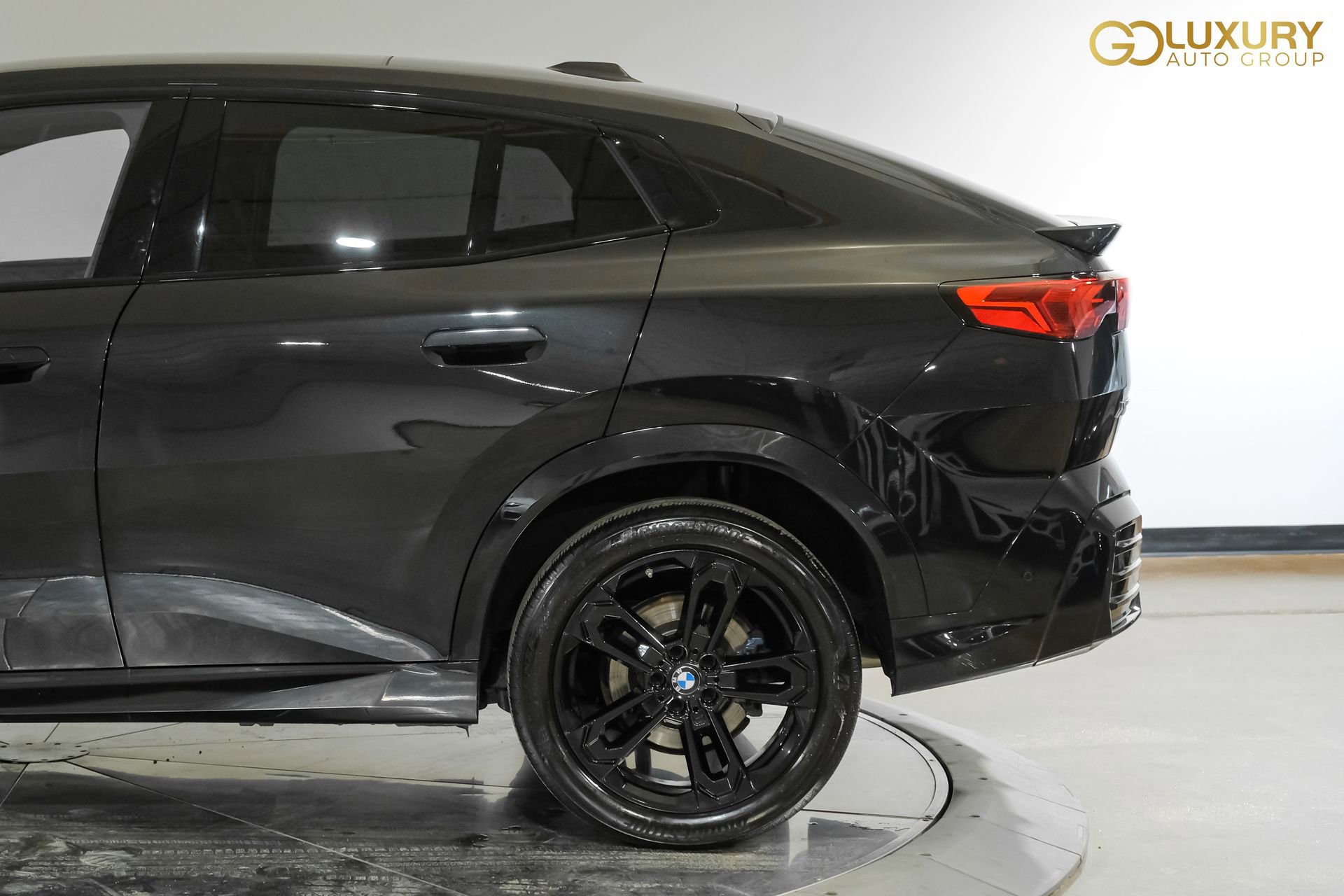 Used 2025 BMW X2 xDrive28i AWD/4WD image 15
