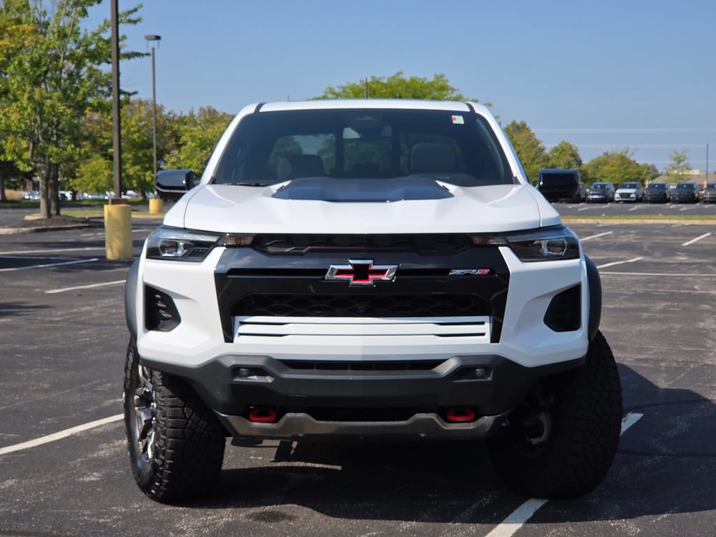 Used 2025 Chevrolet Colorado ZR2 w/ Technology Package AWD/4WD image 25