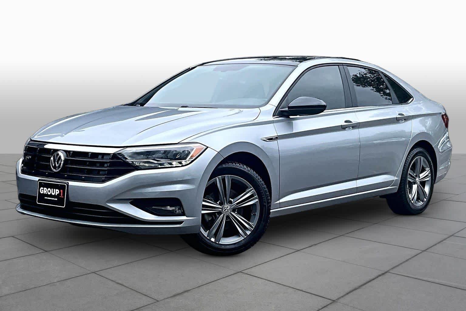 Used 2019 Volkswagen Jetta R-Line w/ R-Line Cold Weather Package FWD image 1