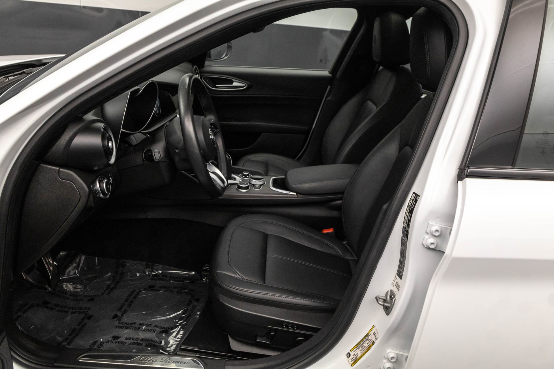 Used 2022 Alfa Romeo Giulia Ti image 6
