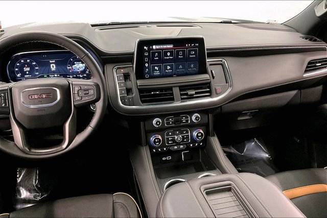 Used 2024 GMC Yukon AT4 w/ Technology Package AWD/4WD image 7