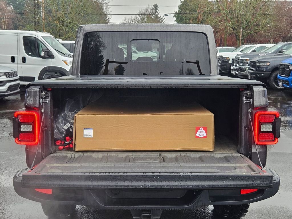 Certified 2024 Jeep Gladiator Willys image 10