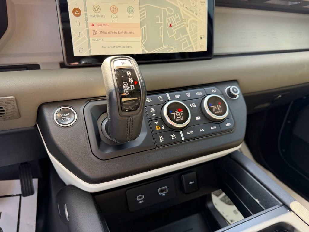 Used 2020 Land Rover Defender 110 SE image 20