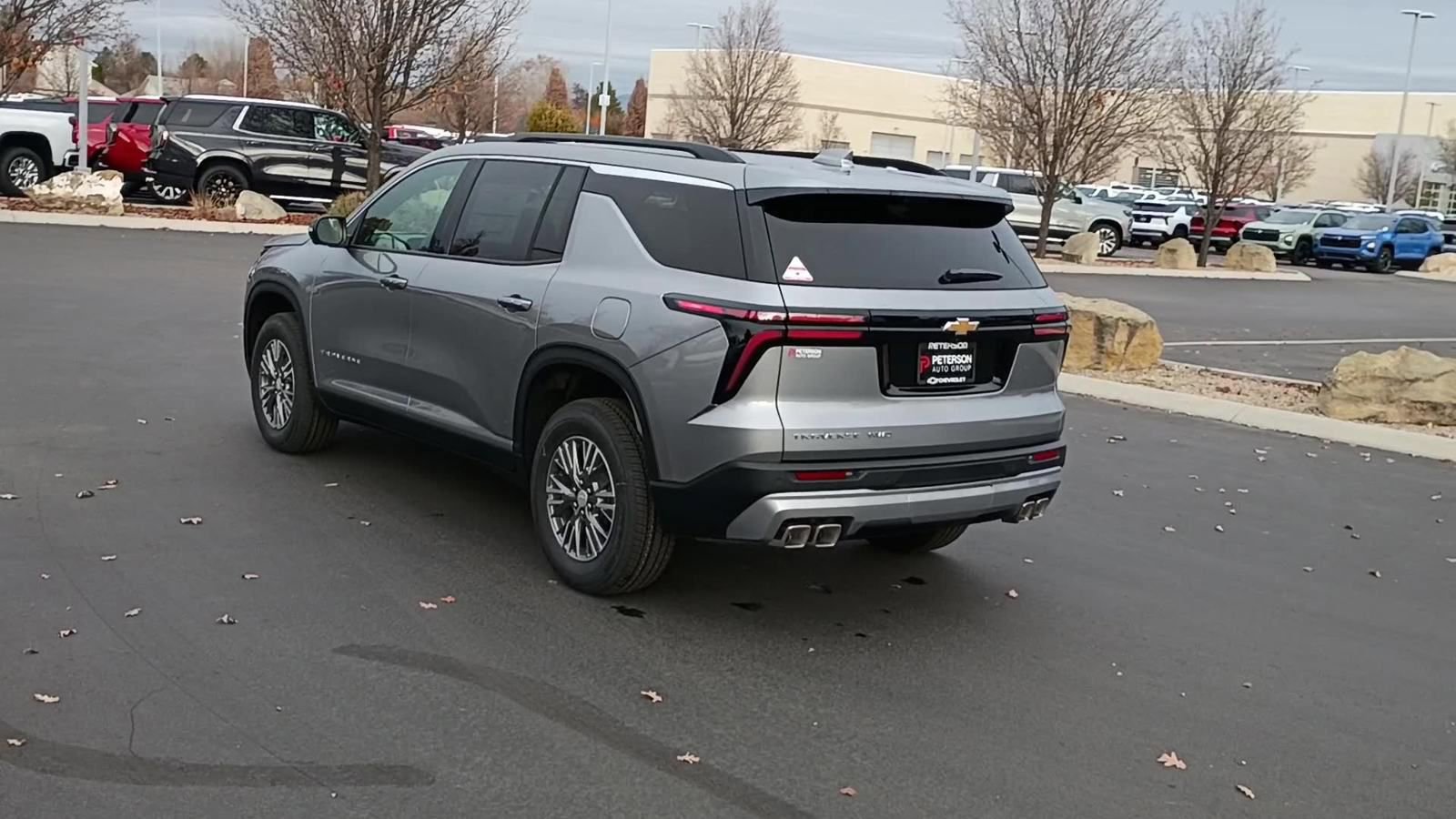 New 2026 Chevrolet Traverse LT image 2