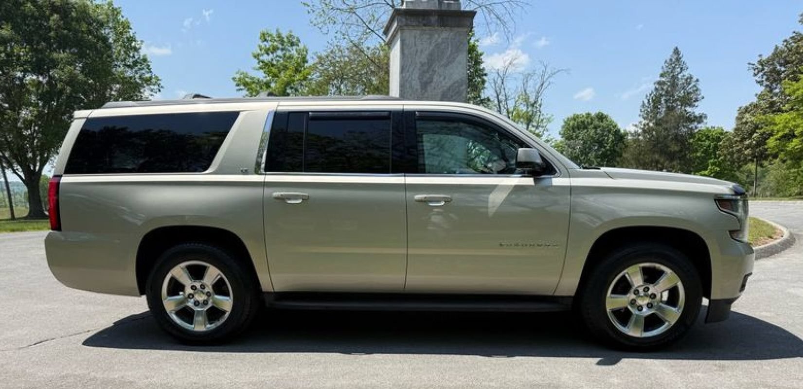 Used 2016 Chevrolet Suburban LT AWD/4WD image 6