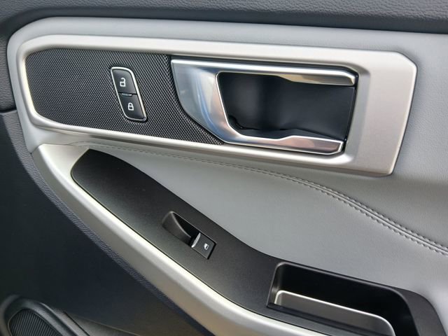 Used 2021 Ford Explorer XLT w/ Equipment Group 202A image 29