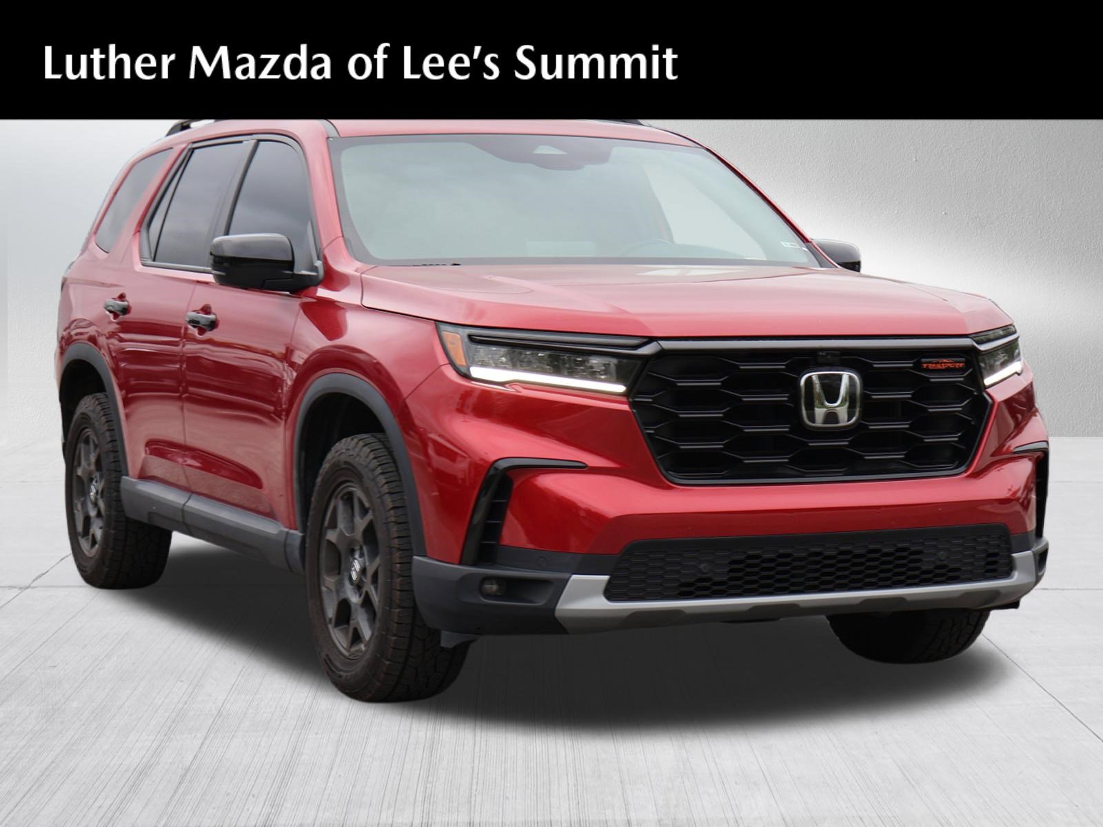 Used 2025 Honda Pilot TrailSport image 1