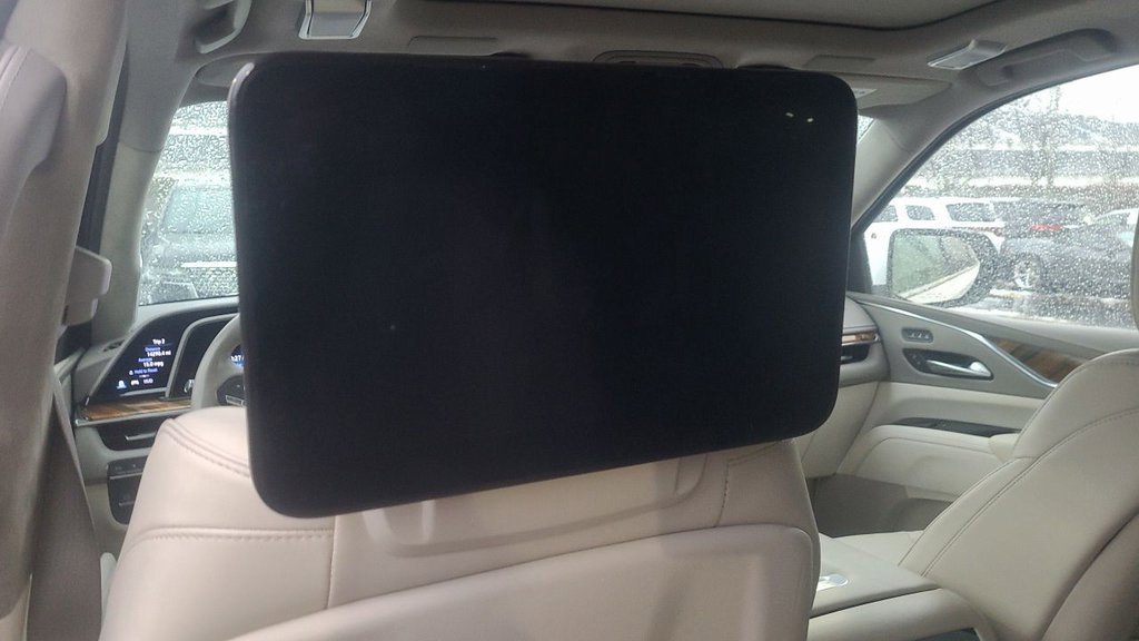 Used 2023 Cadillac Escalade ESV Premium Luxury Platinum w/ Heavy-Duty Trailer Package image 15