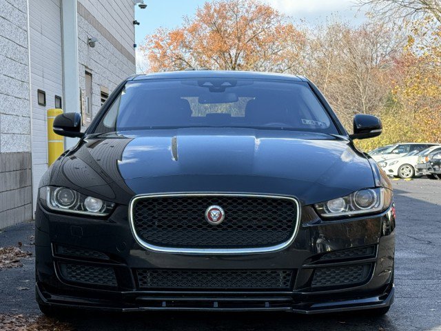Used 2017 Jaguar XE Premium image 11