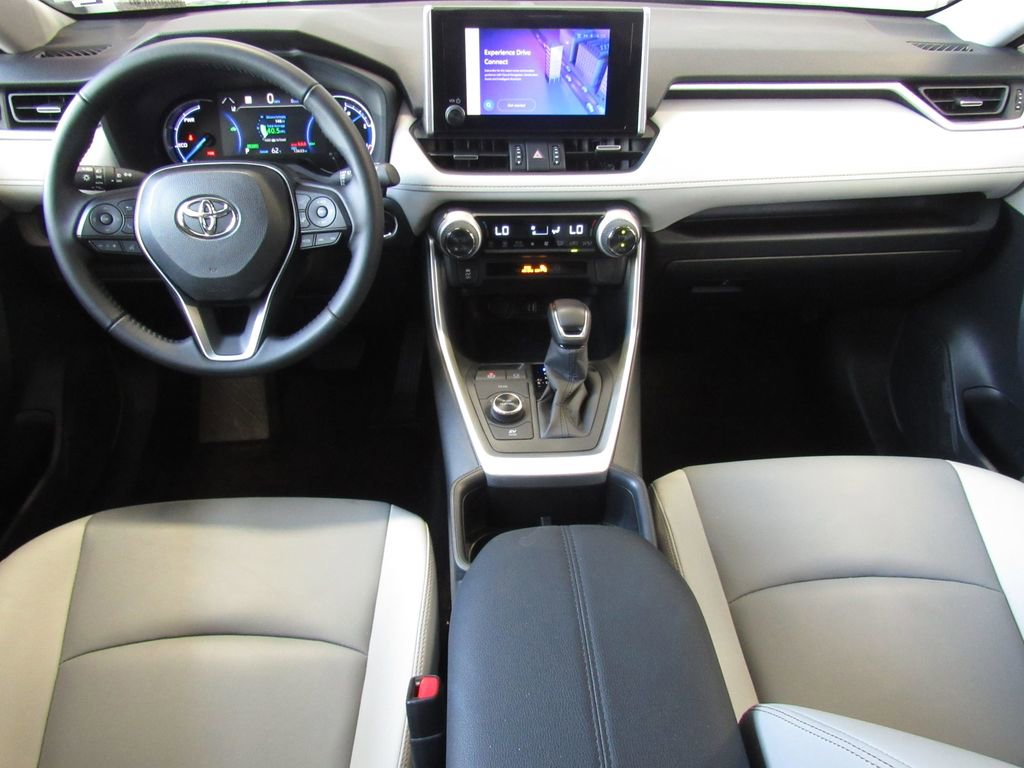 Certified 2025 Toyota RAV4 XLE Premium AWD/4WD image 32