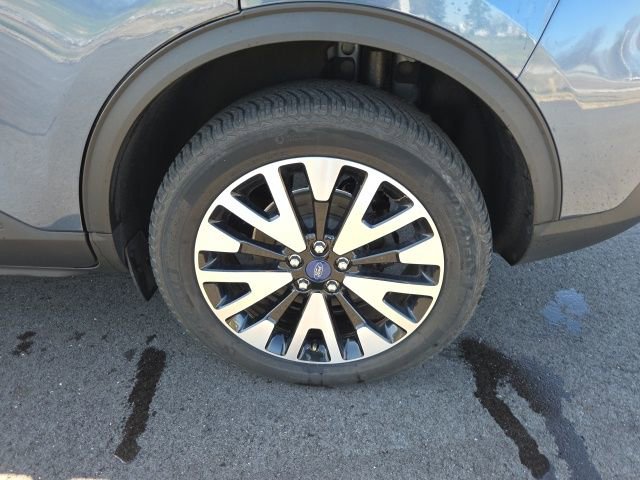 Used 2020 Ford Escape SE Sport image 16