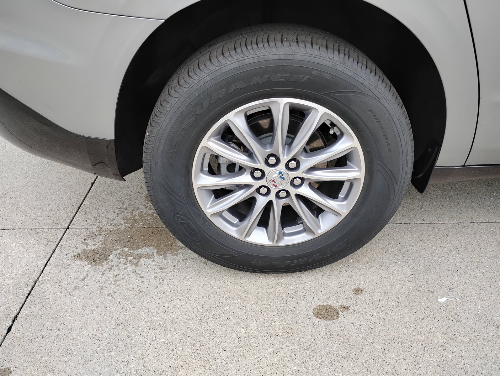 Used 2023 Buick Enclave Essence AWD/4WD image 33