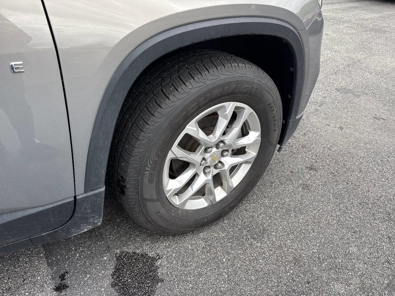 Used 2019 Chevrolet Traverse LT FWD image 26