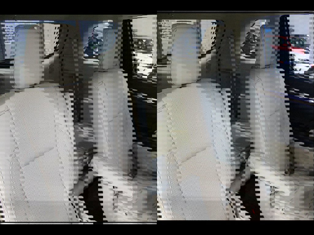 Used 2019 Toyota Highlander Limited image 22