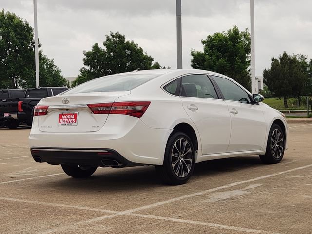 Used 2018 Toyota Avalon XLE FWD image 3