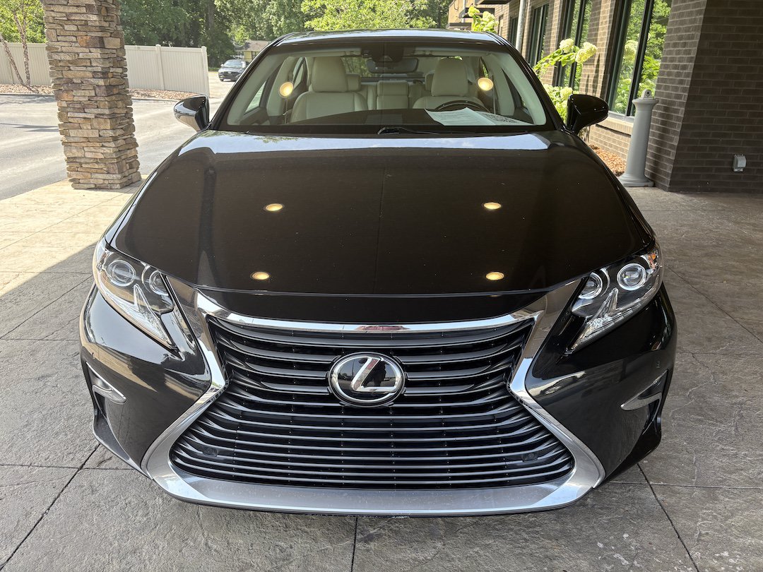 Used 2016 Lexus ES 350 w/ Luxury Package w/Wood Trim FWD image 3