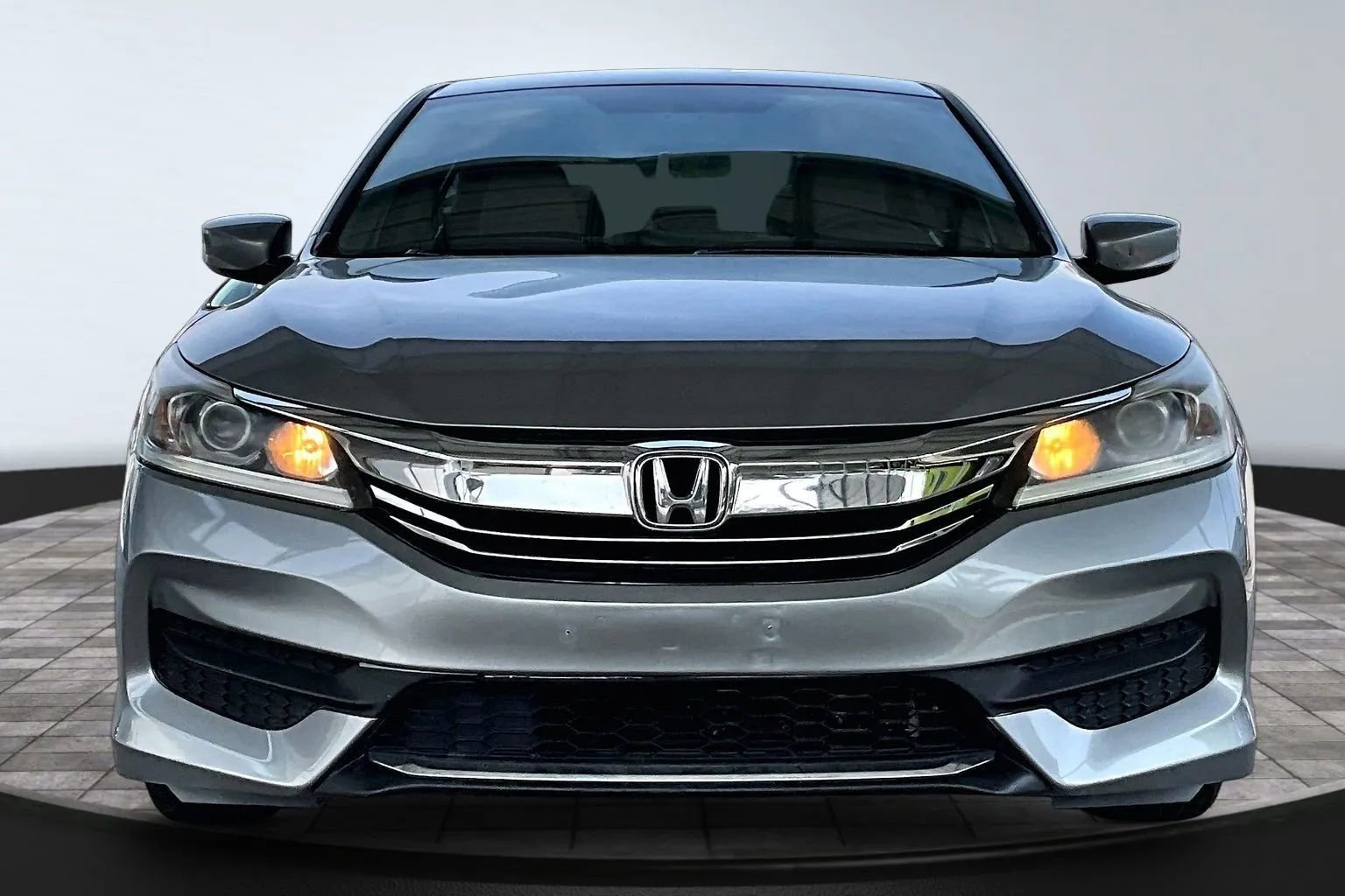 Used 2016 Honda Accord LX image 2
