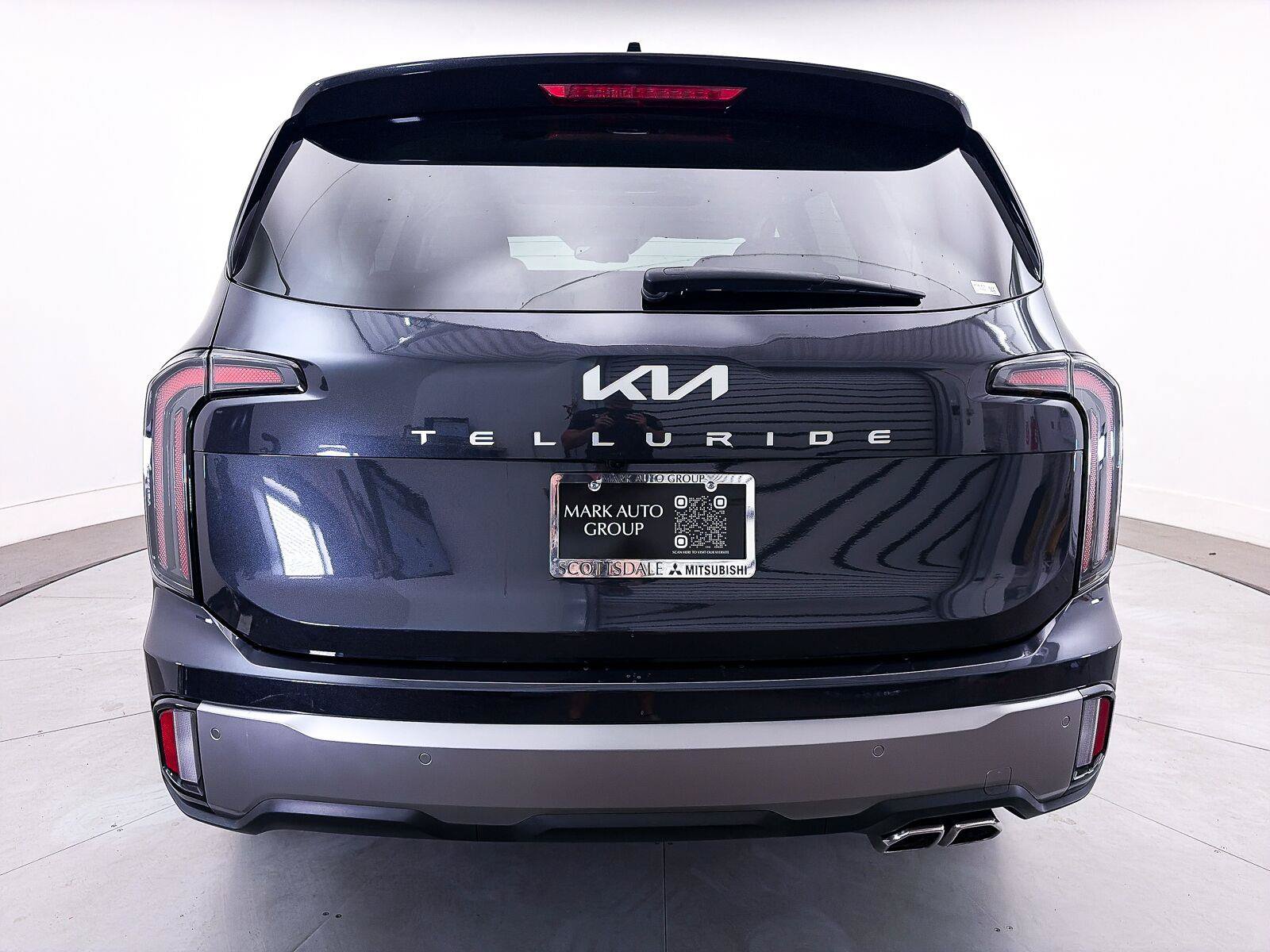 Used 2025 Kia Telluride EX w/ EX Captain's Chair Package FWD image 15