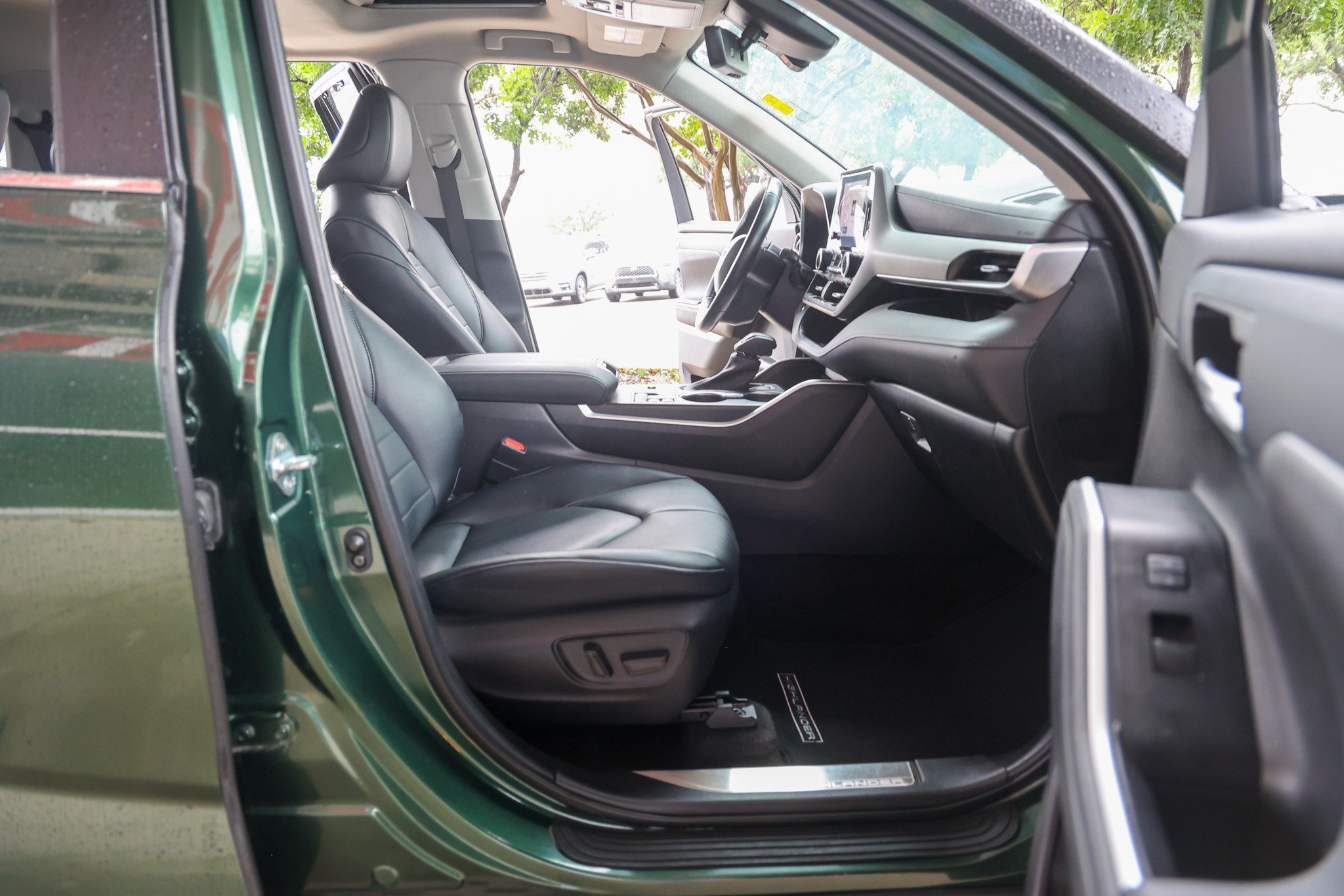 Used 2023 Toyota Highlander XLE FWD image 60