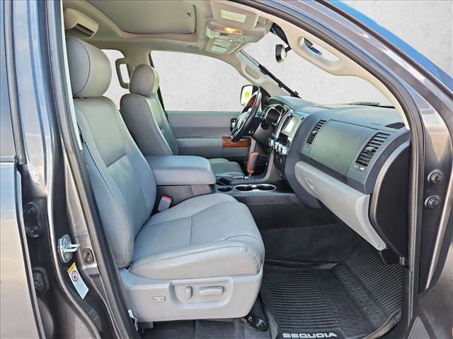 Used 2020 Toyota Sequoia Platinum AWD/4WD image 24