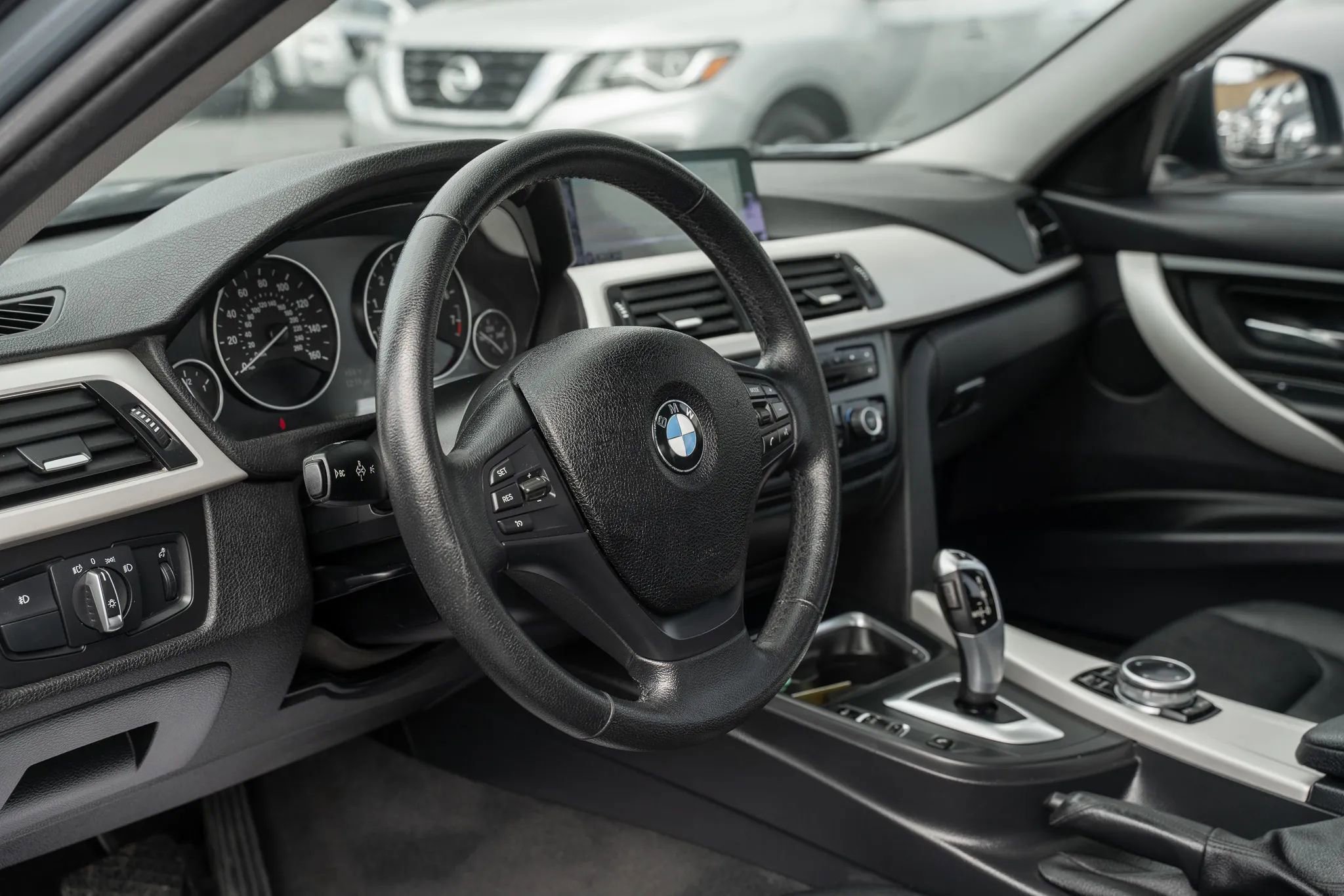 Used 2014 BMW 320i Sedan RWD image 14