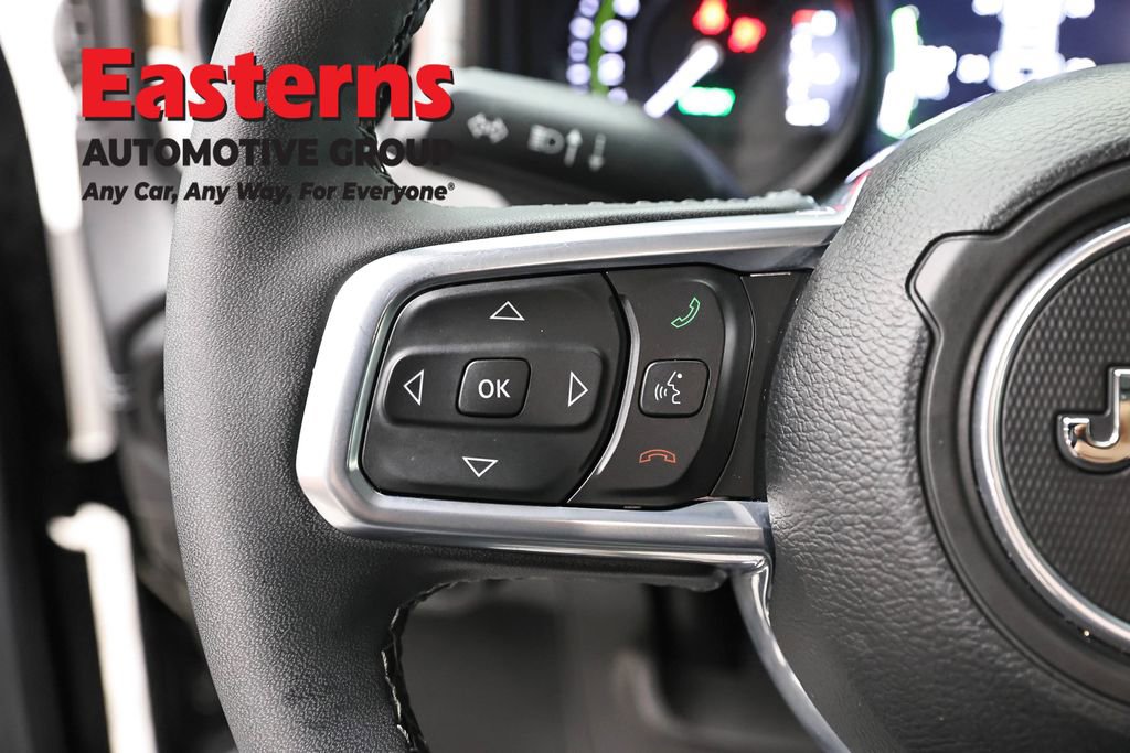 Used 2025 Jeep Wrangler Unlimited Sahara w/ Safety Group image 15