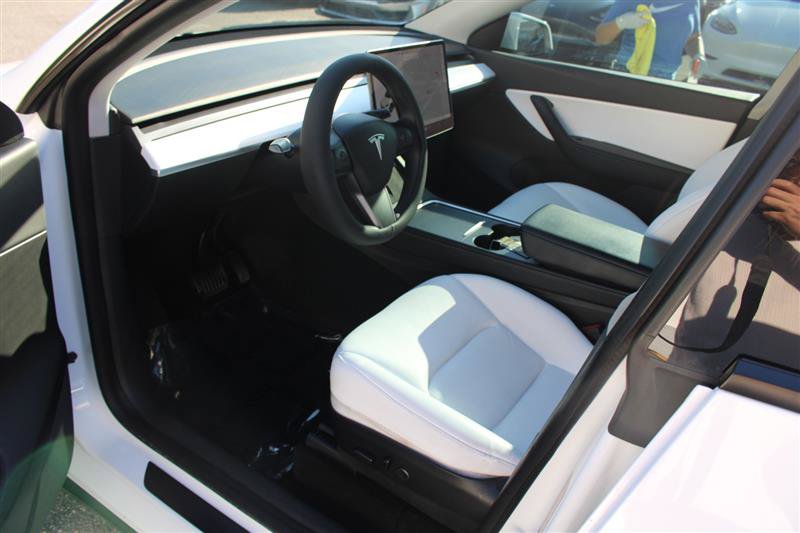 Used 2022 Tesla Model Y Long Range AWD/4WD image 10