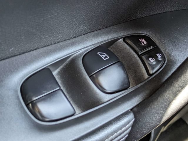 Used 2019 Nissan Rogue SV w/ Premium Package FWD image 27