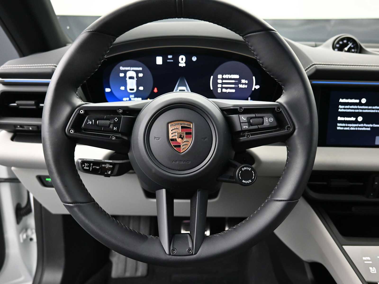 New 2025 Porsche Macan 4 Electric AWD/4WD image 9