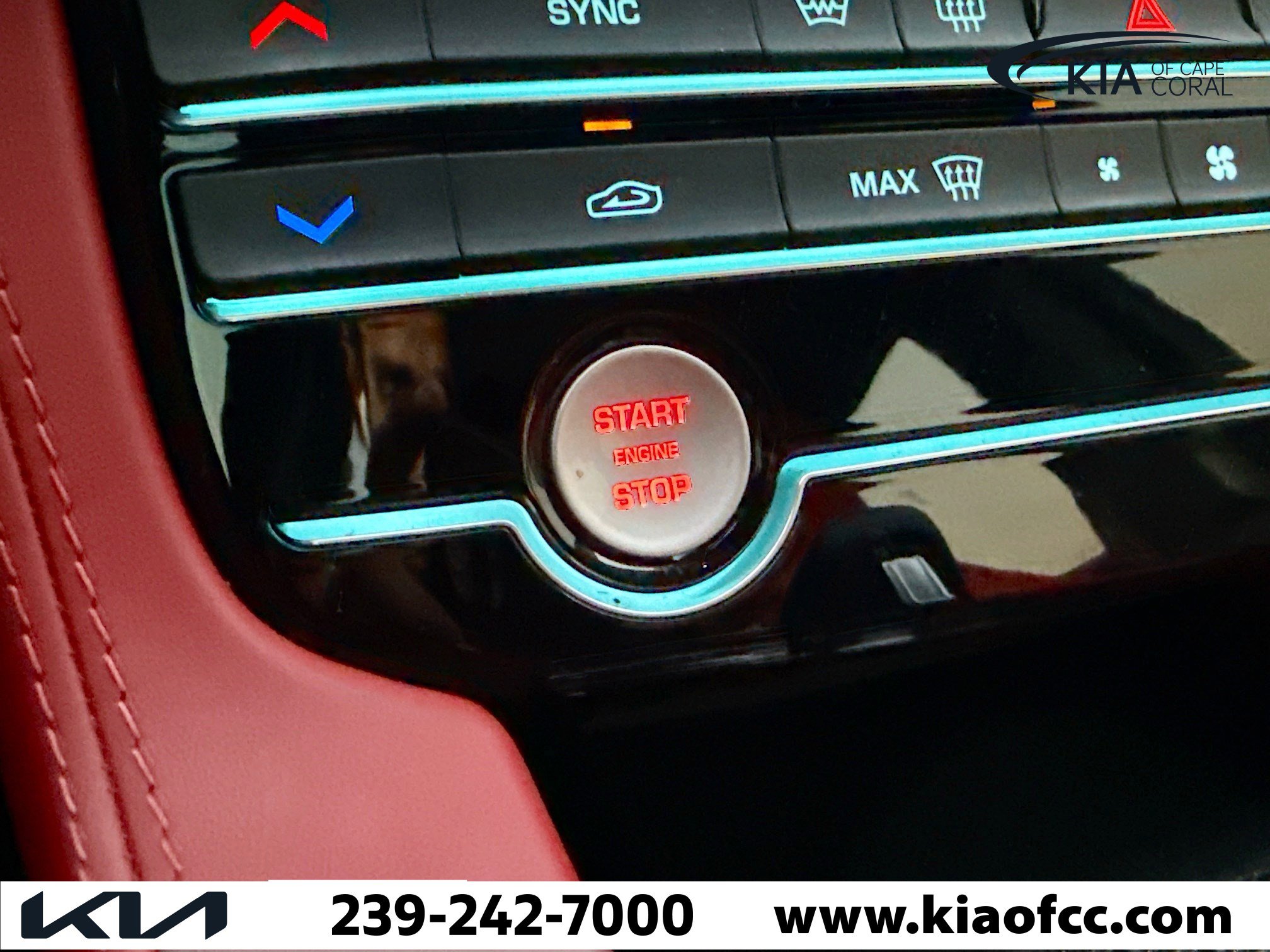 Used 2020 Jaguar F-PACE SVR image 35