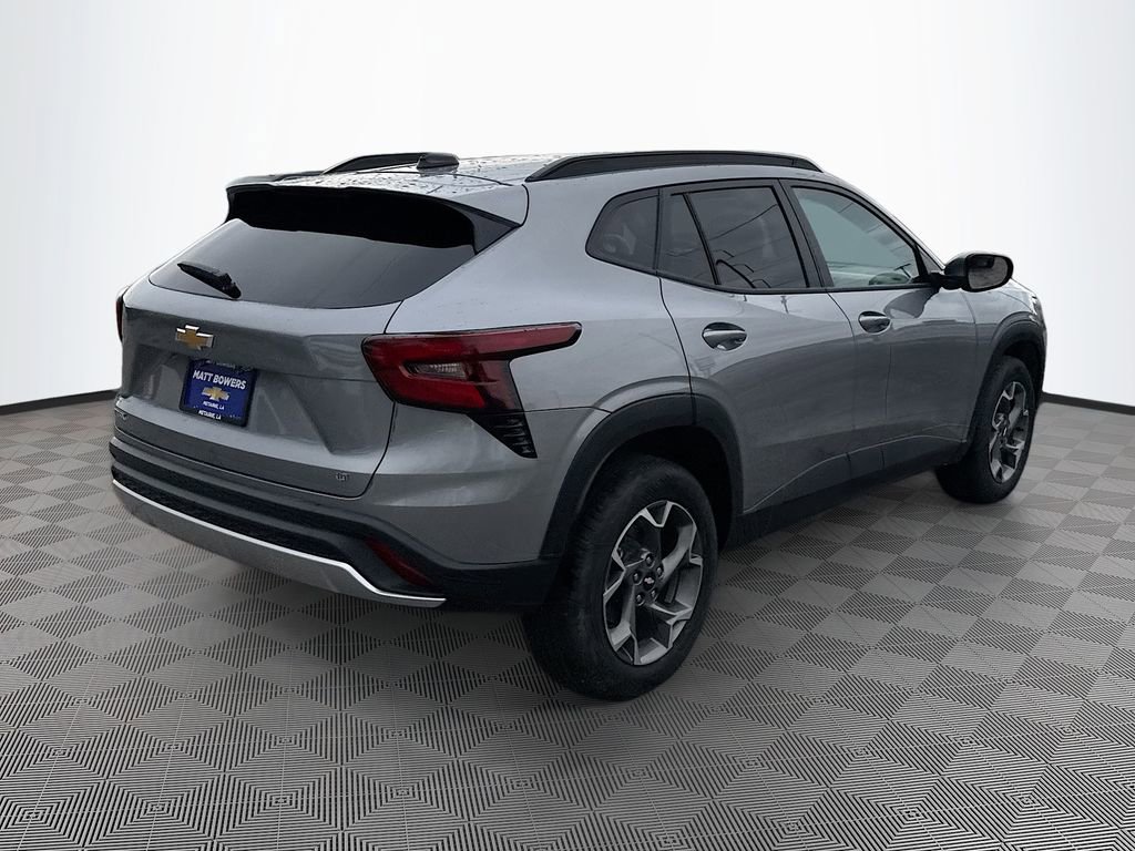 Used 2025 Chevrolet Trax LT w/ LT Convenience Package image 5