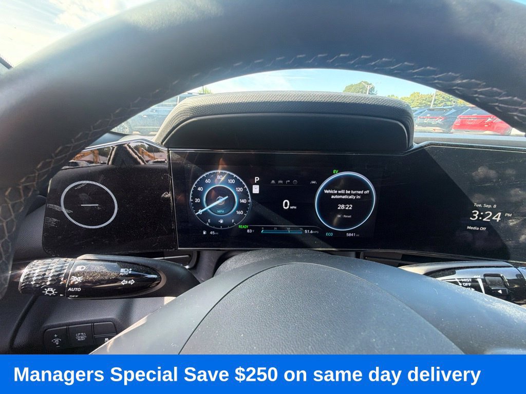 Certified 2025 Hyundai Elantra SEL w/ Cargo Package FWD image 16