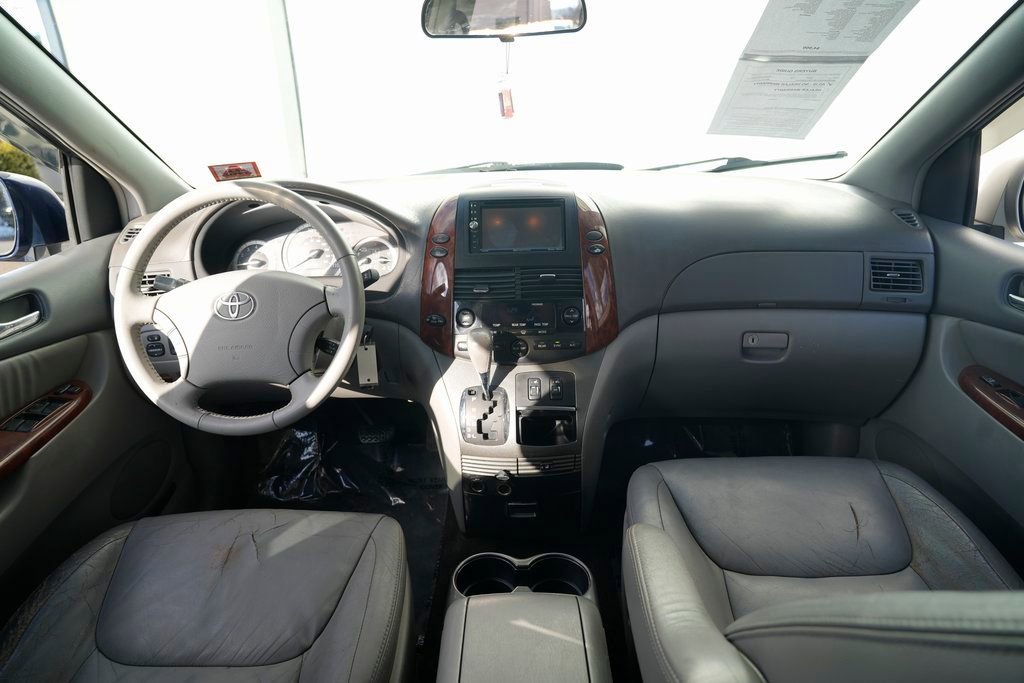 Used 2005 Toyota Sienna XLE image 31