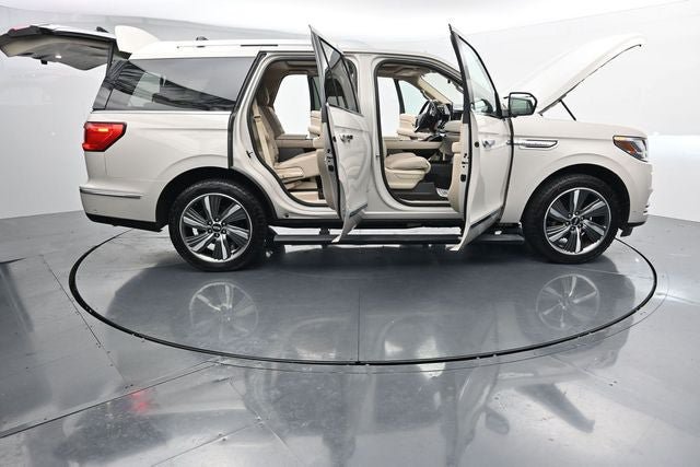 Used 2019 Lincoln Navigator Reserve w/ Cargo Package AWD/4WD image 39