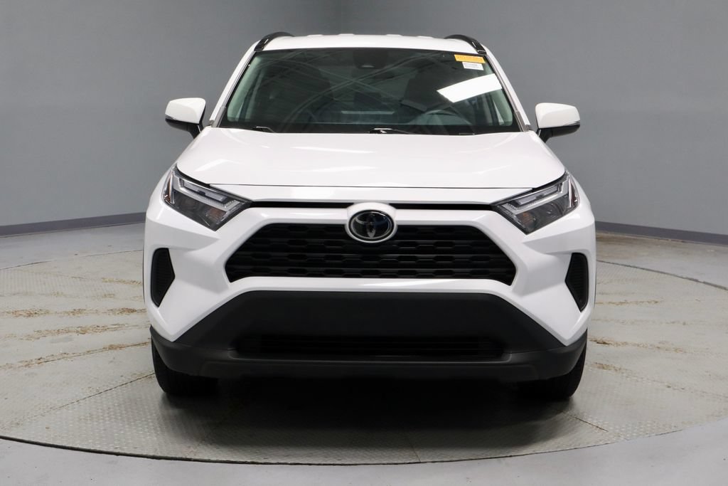 Used 2025 Toyota RAV4 XLE AWD/4WD image 7