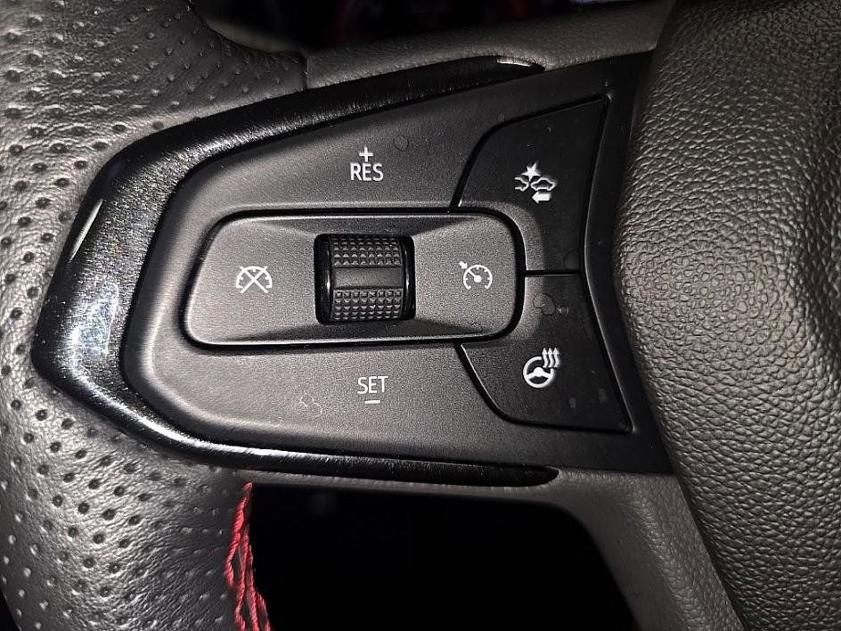 Used 2022 Chevrolet TrailBlazer RS w/ Technology Package image 15