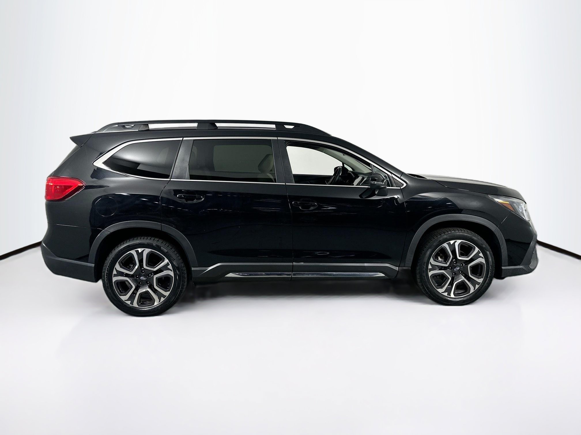 Used 2023 Subaru Ascent Limited AWD/4WD image 4