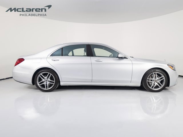 Used 2019 Mercedes-Benz S 560 Sedan w/ AMG Line Exterior image 4