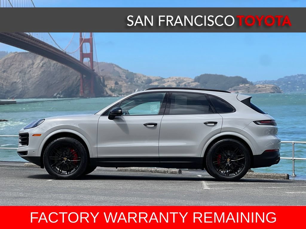 Used 2024 Porsche Cayenne S AWD/4WD image 2