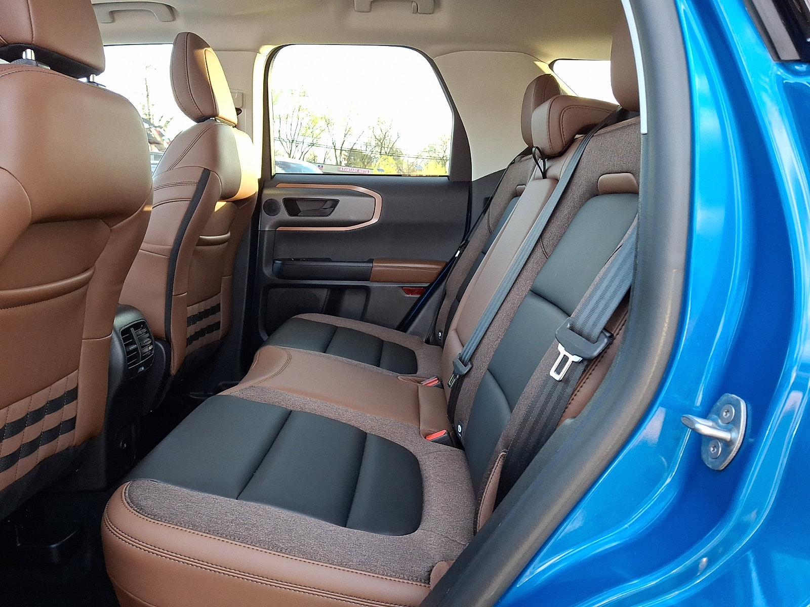 Used 2025 Ford Bronco Sport Outer Banks w/ Outer Banks Tech Package+ AWD/4WD image 9